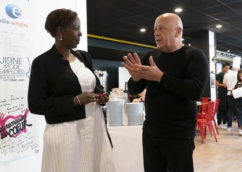 Louise Mushikiwabo visite l’école "Cuisine Mode ... Image 1