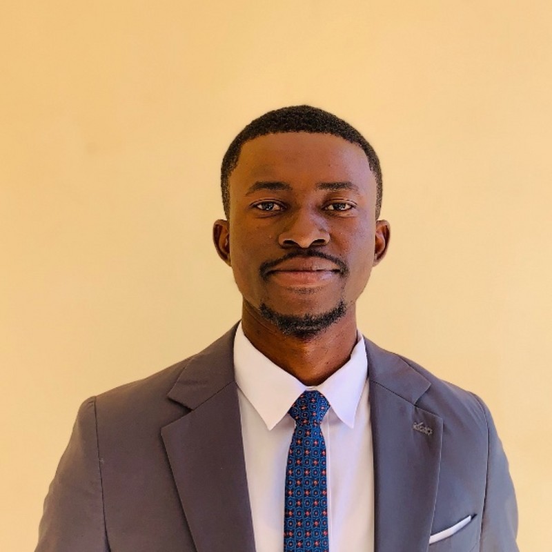 𝐅𝐈𝐒𝐓𝐎𝐍 𝐔𝐌𝐁𝐈𝐍𝐆𝐀 Image 1