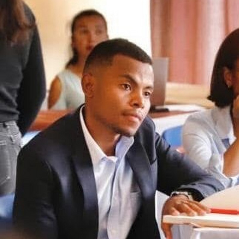 ZAFILAHY Givano Image 1