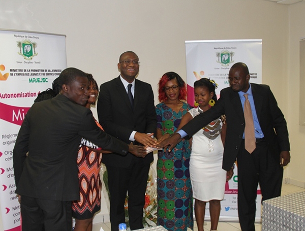 La Confejes octroie plus de 13 millions de FCFA à 7 jeunes ... Image 1