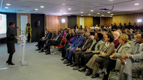 Louise Mushikiwabo rencontre le personnel de l'OIF Image 1