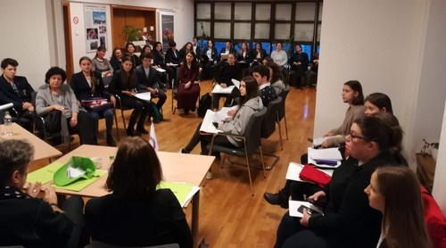 Roumanie: Débat sur les droits de l'homme pour la nuit des ... Image 1